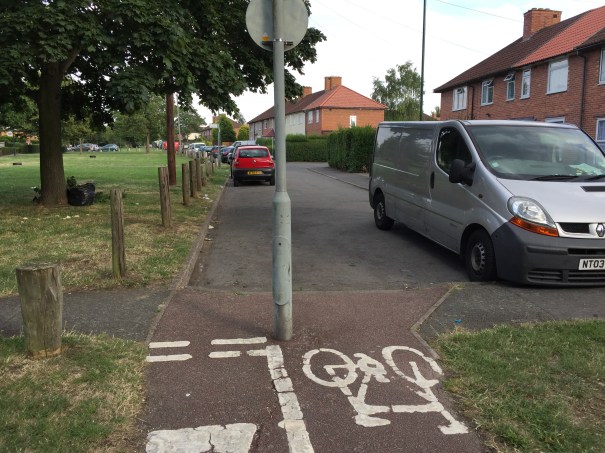 Benet's Grove. In theory a very useful facility, ensuring access all areas by bicycle. But in practice, can be blocked. So what to do? (7 August 2015) 