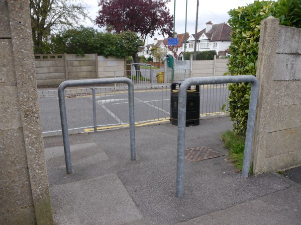 Diamond Jubilee Way from Dingwall Road (LCN 76) An opportunity to vastly improve the public realm (and make cycling and walking less marginalised activities). Photo Charles Martin, 13 October 2015