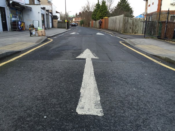 ManorLaneContraflow_IMG_0109_Sutton_SuttonCentral_TheBroadway_ManorLane