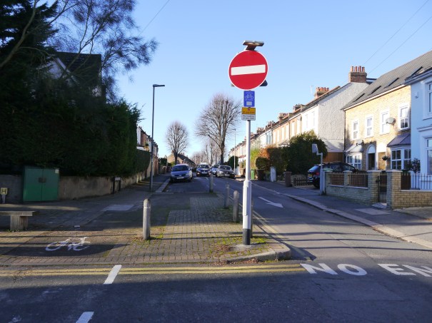 tharproad_p1270269_sandylanenorth_beddingtongrove_50pc