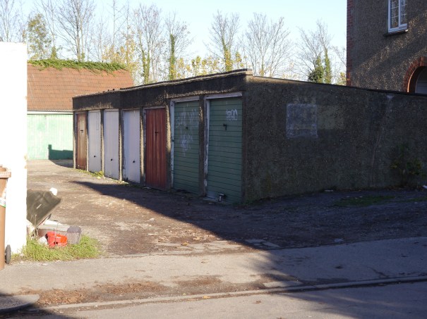 tharproad_p1270320_garages_50pc