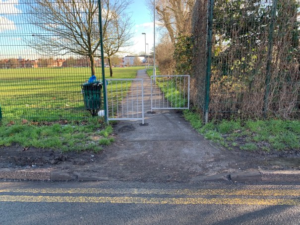 SuttonToColliersWoodCycleway_StHelierArea_03_RobertsbridgeRoad